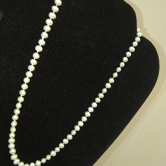 17 inch strand Genuine pearls newly restrung gold filled safety clasp pristine - Picture 12 of 13